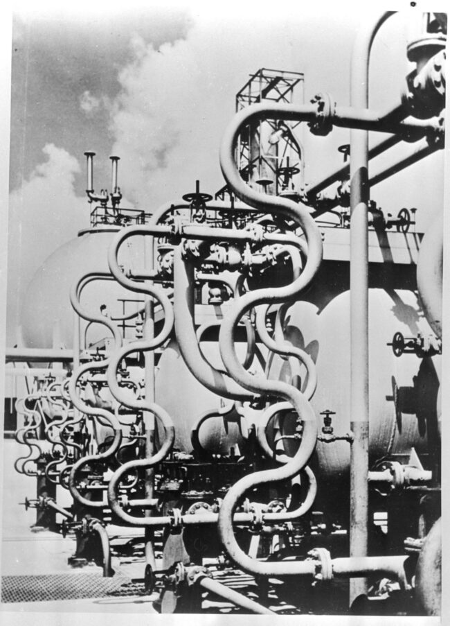 Description Olieraffinaderij van de Koninklijke Nederlandsche Petroleum Maatschappij bij Willemstad Annotatie Repronegatief Date {1940-1945} Location Curaça